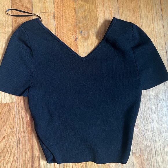 525 Cropped Reversible Top in Black - Picture 2 of 2